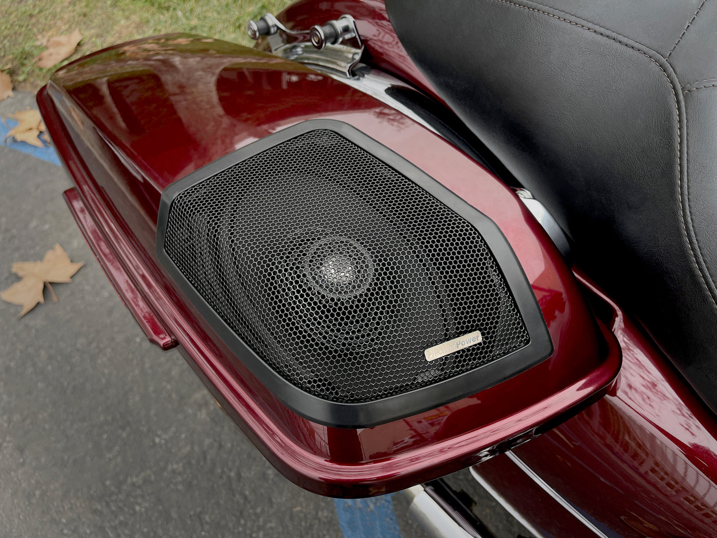 HD14.SBS | Cut Kit with Grills to Install 6×9″ Speakers 2014-2023
